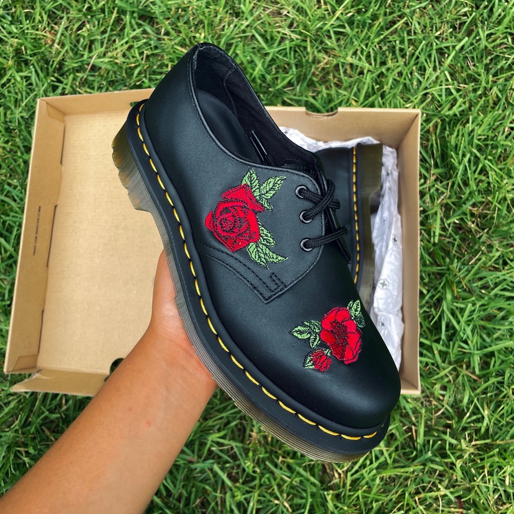 NEW* Dr. Martens 1461 Vonda Women’s *LAST PAIR*